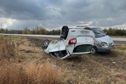 Четыре машины столкнулись на волгоградской трассе