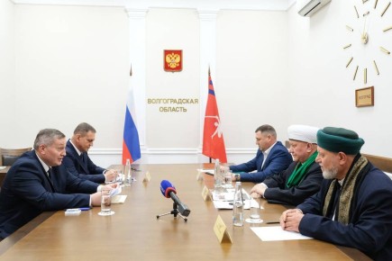 В Волгограде состоялась рабочая встреча Андрея Бочарова и Альбира Крганова