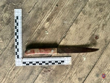 В Камышине полицейские задержали подозреваемого, который причинил ножевое ранение соседу по общежитию