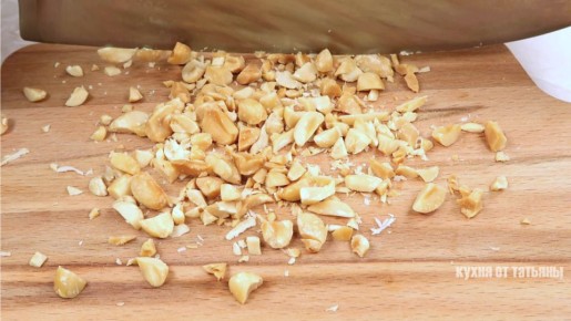 Нежный кекс с орехами и фруктами: простое лакомство на каждый день