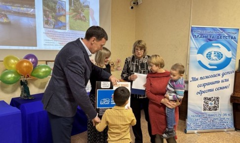 Мария Аплеталина посетила с рабочим визитом благотворительный фонд «Планета Детства»