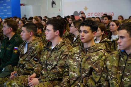 На территории оборонно-спортивного лагеря «Авангард» в Средне-Ахтубинском районе проходит молодежный слёт «Наследники Победы»