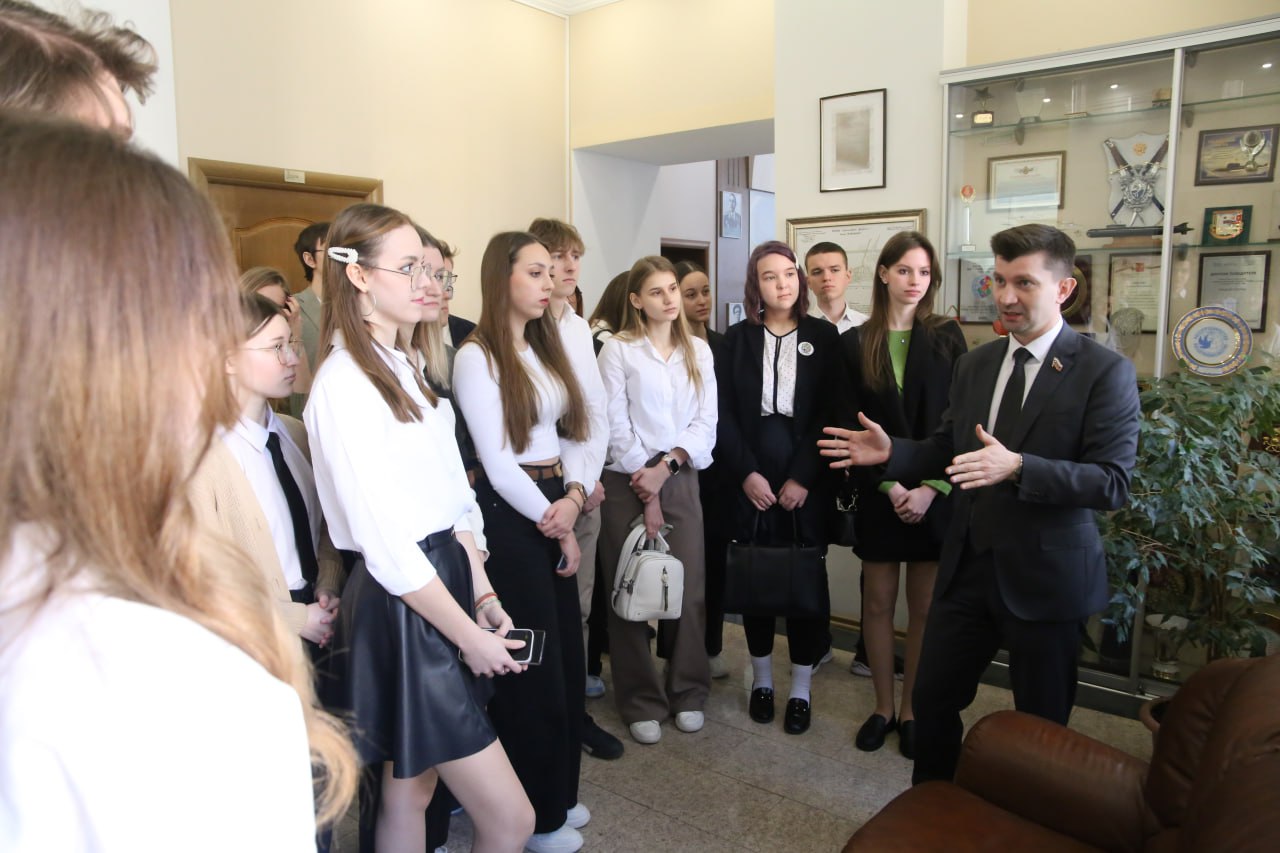 Депутаты гордумы Геннадий Кузнецов, Михаил Покручин и Дмитрий Дильман стали победителями регионального этапа конкурса «Народный депутат» Депутаты гордумы Геннадий Кузнецов, Михаил Покручин и Дмитрий Дильман стали победителями регионального этапа конкурса «Народный депутат»